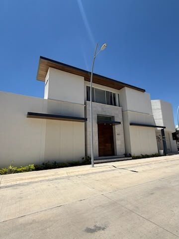 3 habitaciones 3 baños Casa 2