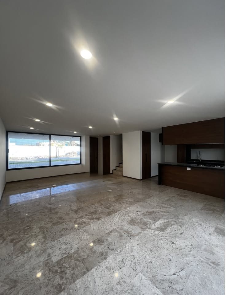 3 habitaciones 3.5 baños Casa 2