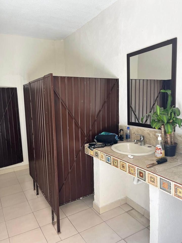 1 habitación 6 baños - Casa 3