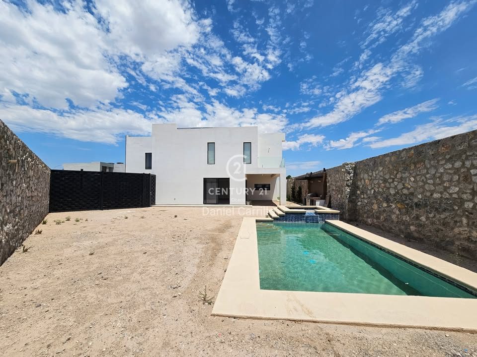 4 habitaciones 6 baños Casa 3