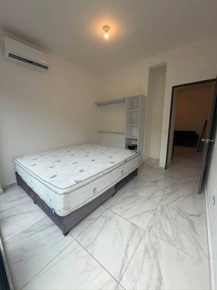 Se renta hermoso departamento con alberca agua y luz 2