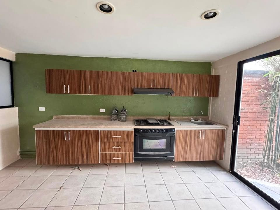 3 habitaciones 2.5 baños Casa 2