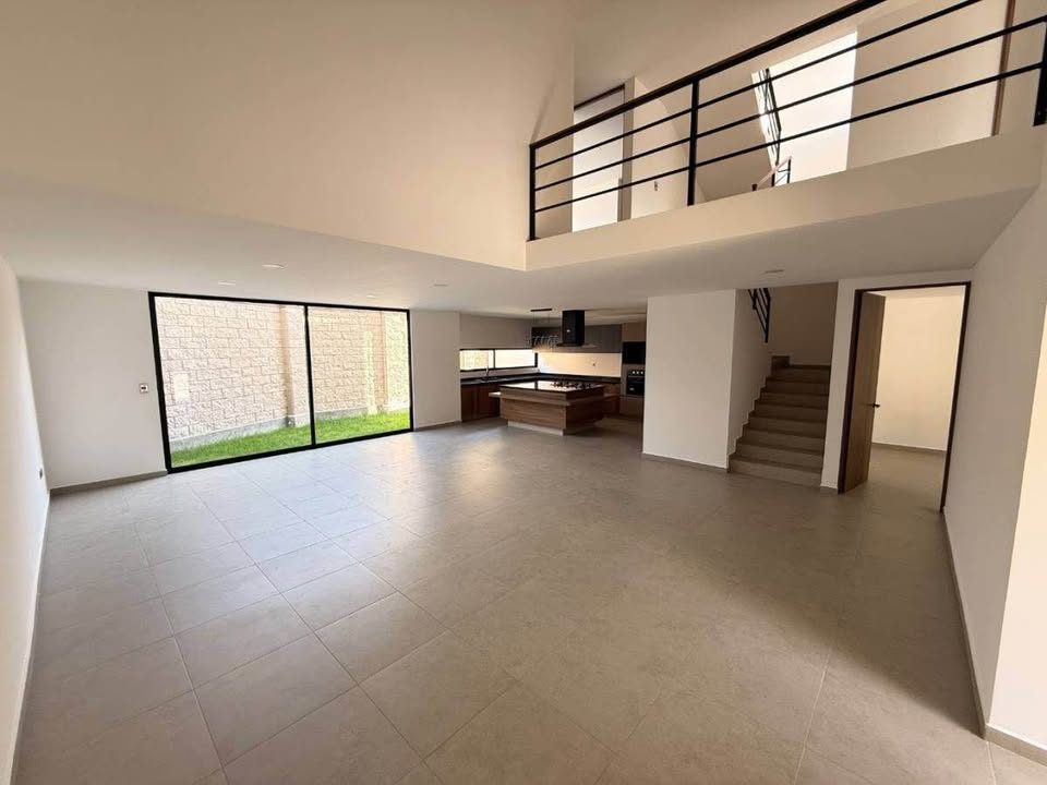 Casa en venta · 5 rec · 180 m² · Lomas de Angelópolis 2
