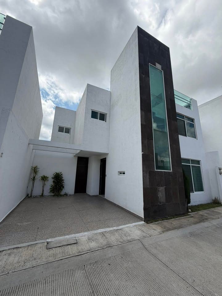 Casa en renta · 3 rec · San Juan Cuautlancingo 2