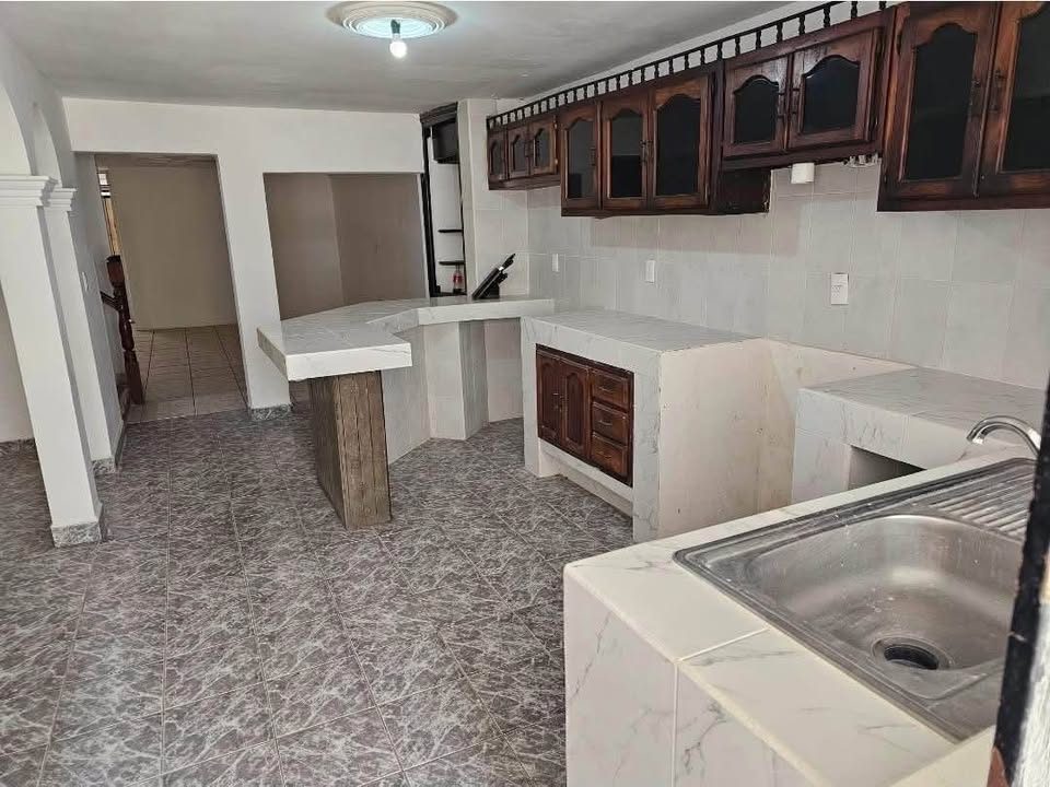 4 habitaciones 2 baños - Casa 2