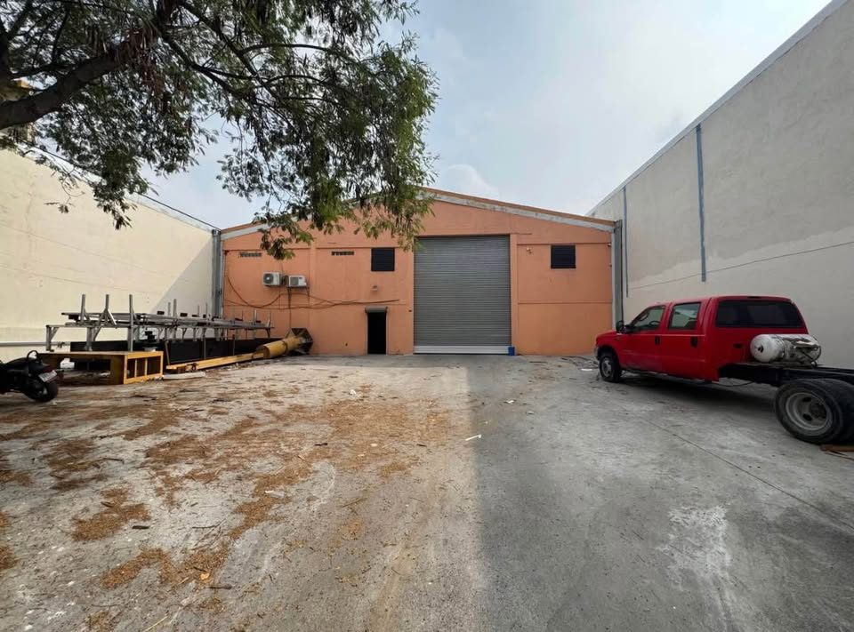 2 Beds 3 Baths - Townhouse 3