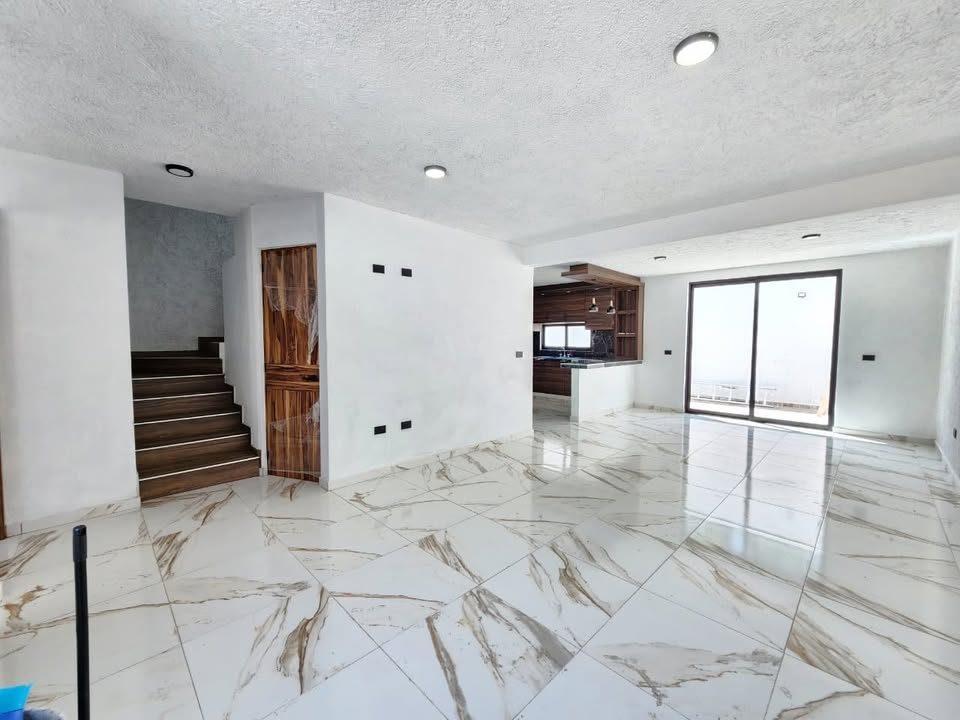 3 habitaciones 4 baños Casa 2