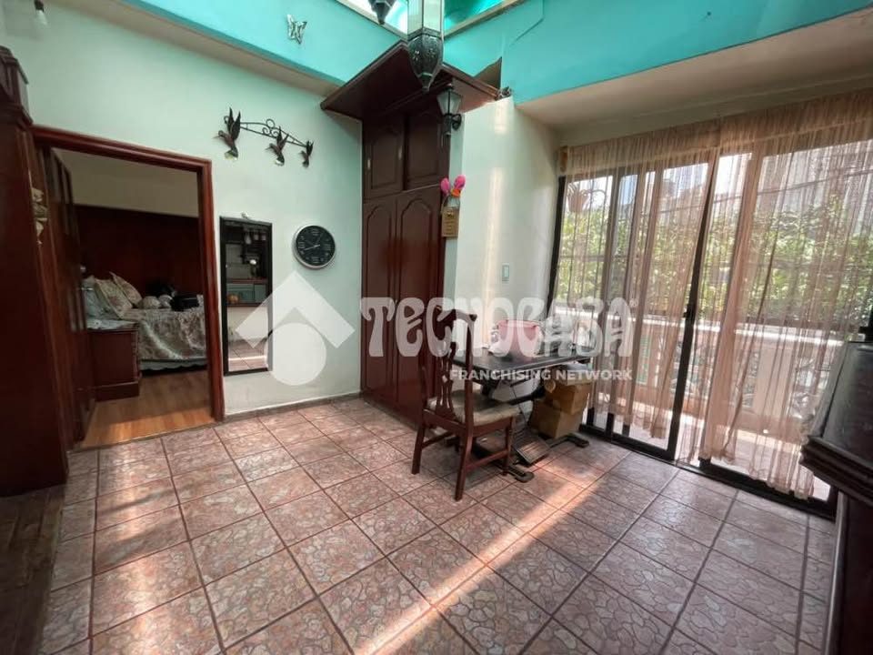 8 habitaciones 4 baños - Casa 3