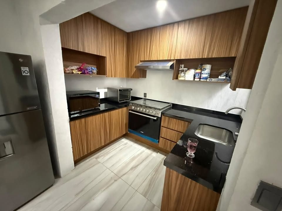 Casa REMODELADA EN VENTA o RENTA en LOMA BONITA, a cuadra y 1/2 de Av. Tabachines 3