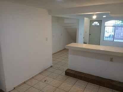 1 Bed 2 Baths - House 2