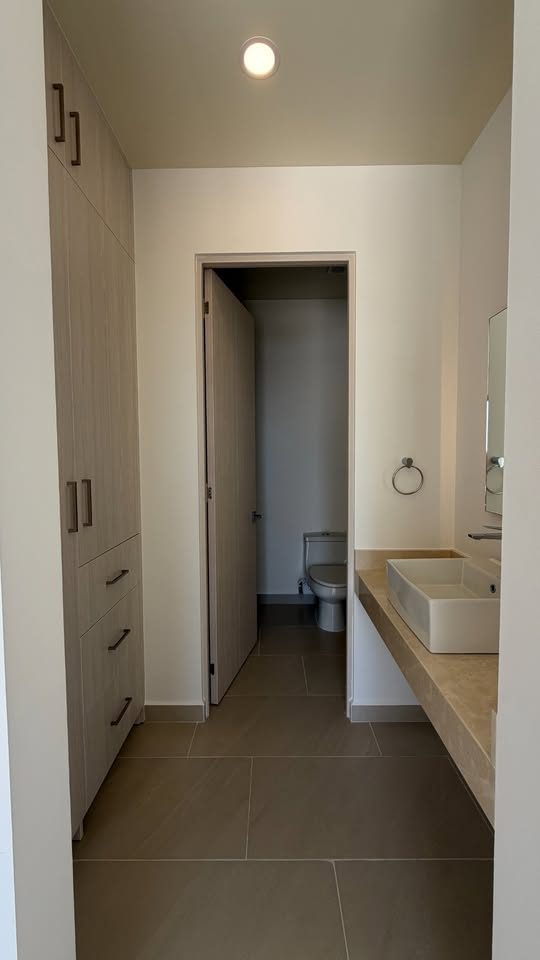 2 habitaciones 2.5 baños Apartamento 3