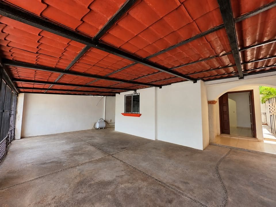 3 habitaciones 2.5 baños Casa 2