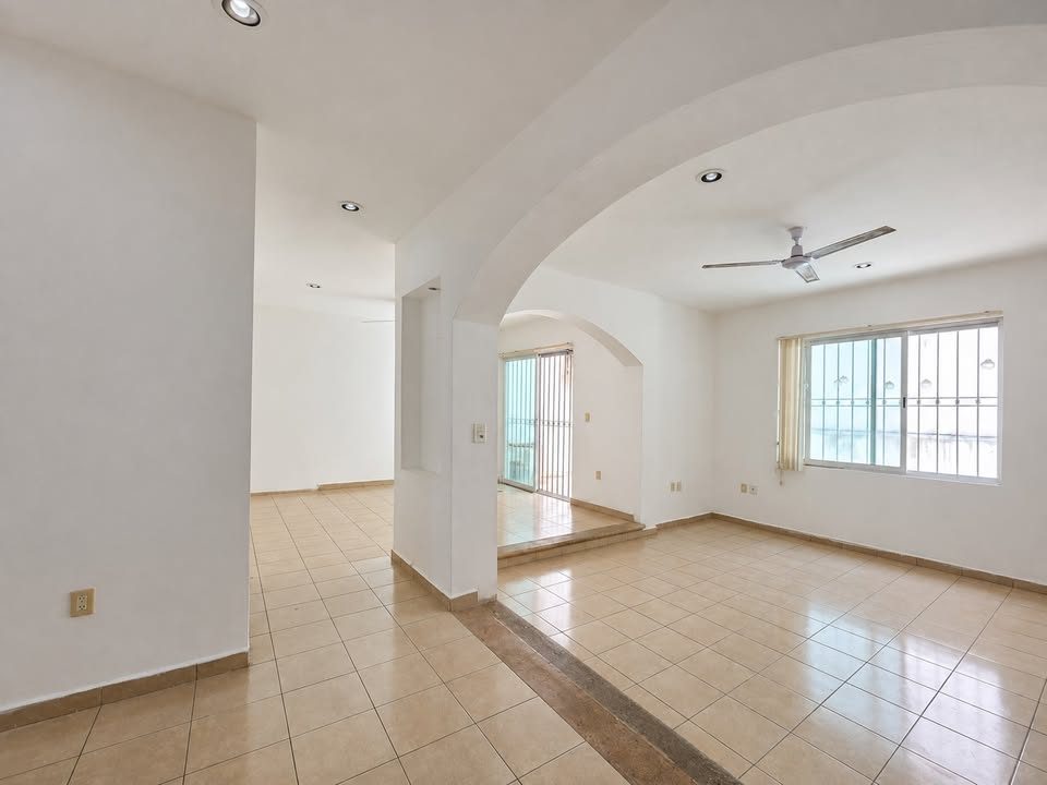 3 habitaciones 2.5 baños Casa 3