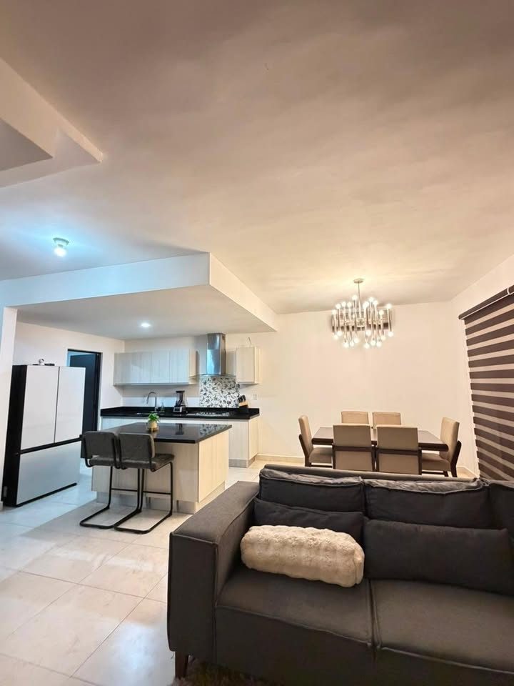 3 habitaciones 2.5 baños Casa 2