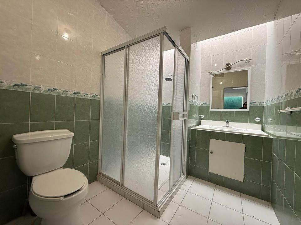 5 Beds 4 Baths - House 2