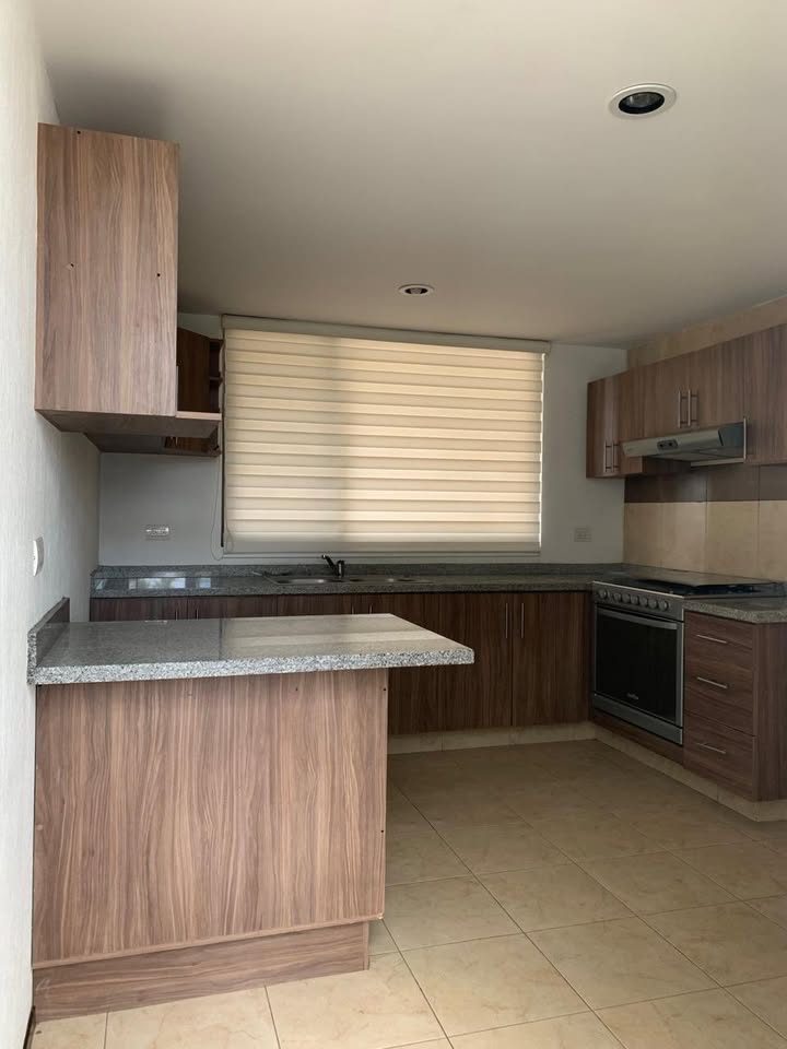 2 habitaciones 1.5 baños Casa 3