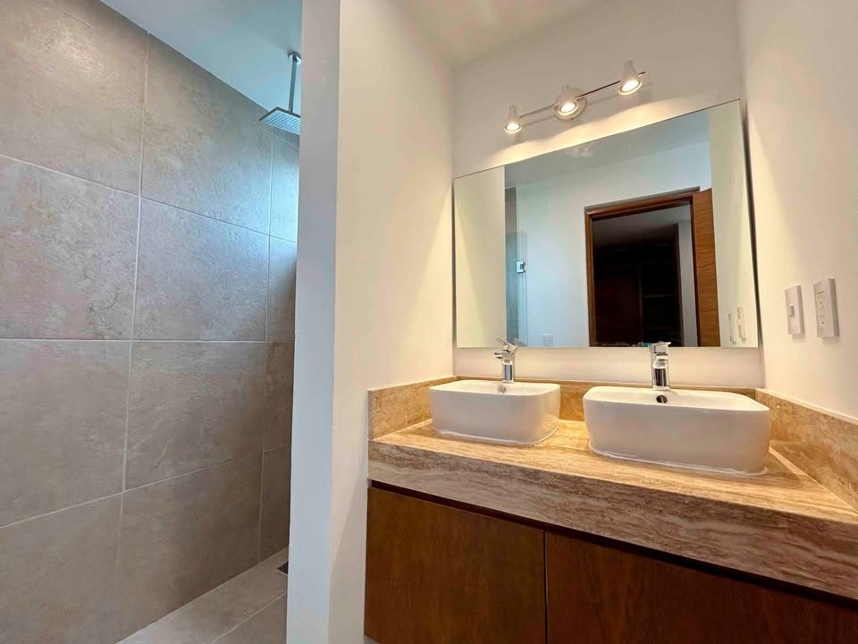 3 habitaciones 4.5 baños Casa 2