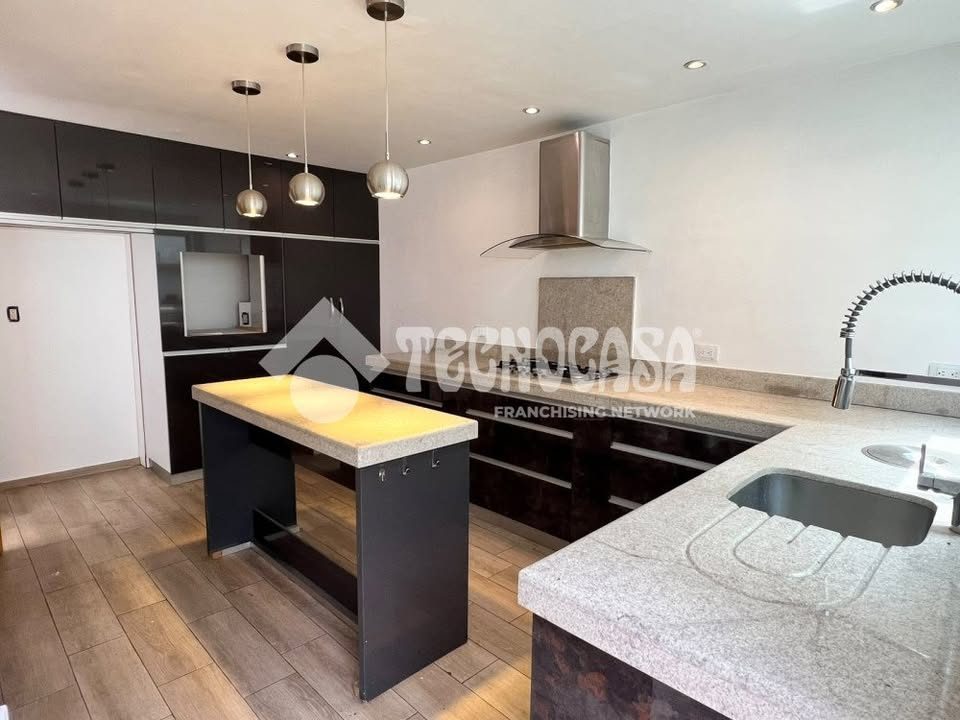 3 habitaciones 3 baños Casa 3