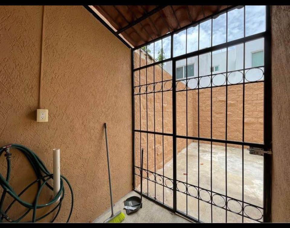 2 Beds 2 Baths - House 2