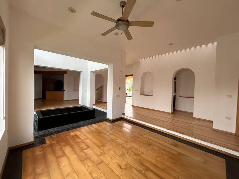4 habitaciones 6 baños Casa 3