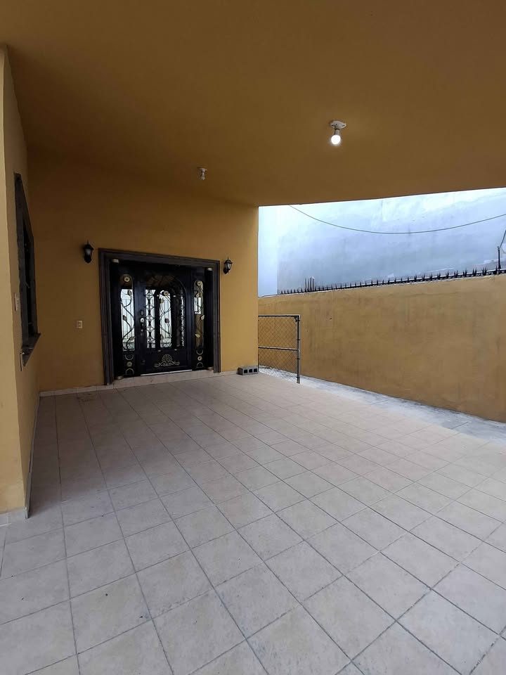 Casa en renta · 2 rec · Santa Rosa 2