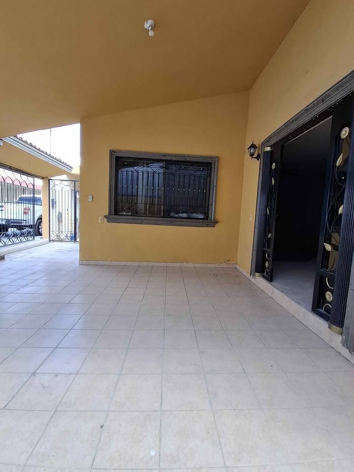 Casa en renta · 2 rec · Santa Rosa 3