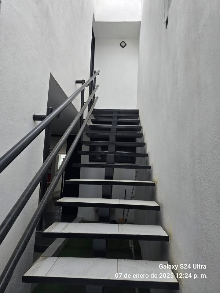 ¡Exclusiva Residencia ala venta en Jardines! 3