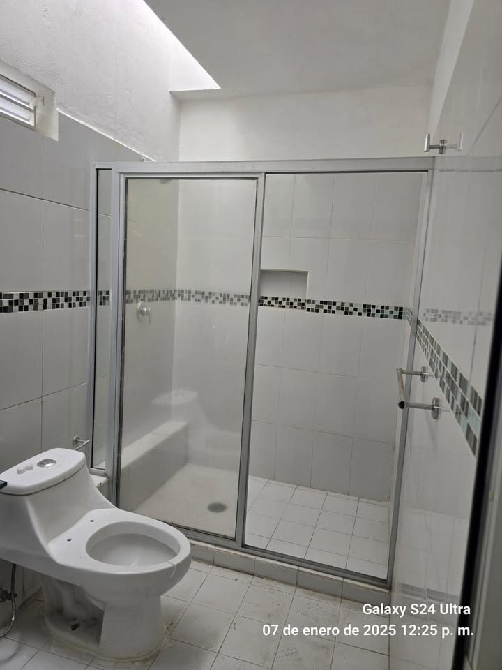 ¡Exclusiva Residencia ala venta en Jardines! 2