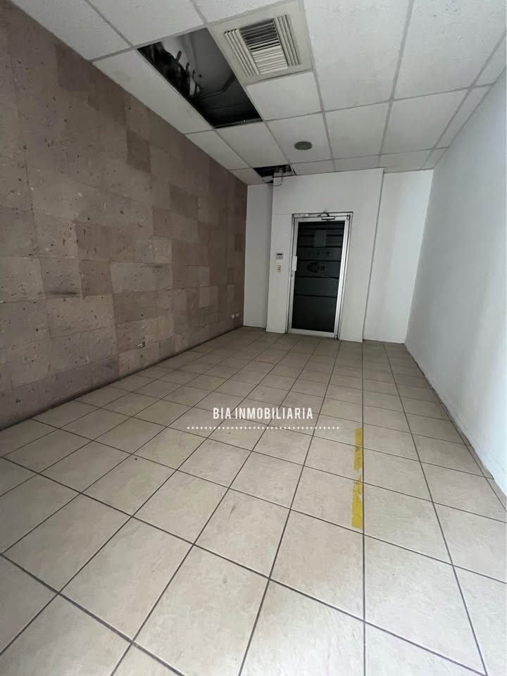 BODEGA EN RENTA o VENTA SOBRE LOMBARDO TOLEDANO y Av. JUÁREZ 3