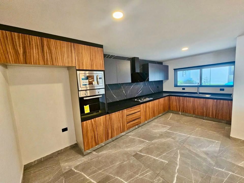 3 habitaciones 4 baños Casa 3