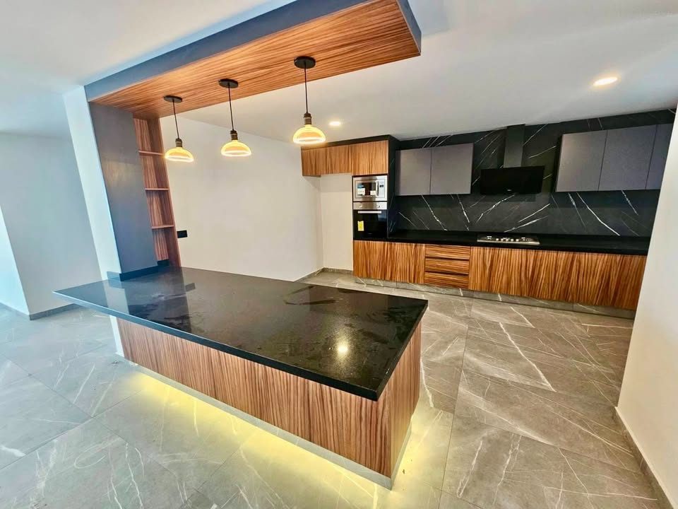 3 habitaciones 4 baños Casa 2