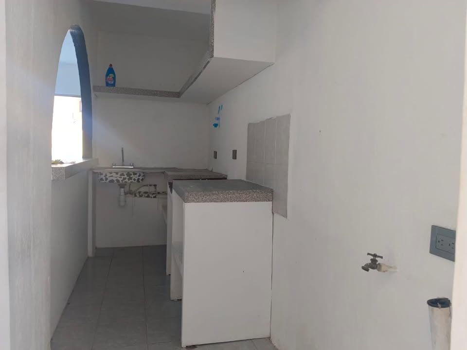 2 habitaciones 1 baño Casa 2