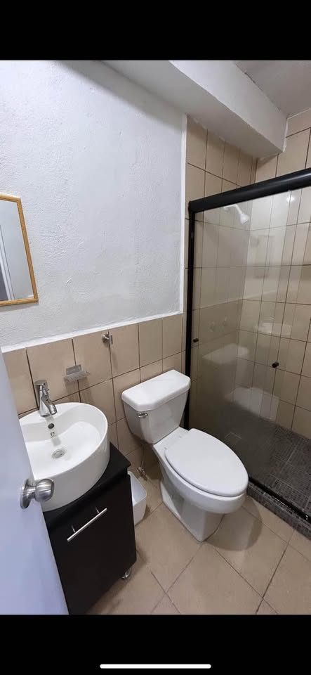 Renta cuartos a 5 minutos tec, a dos cuadras de Nuevo sur 2