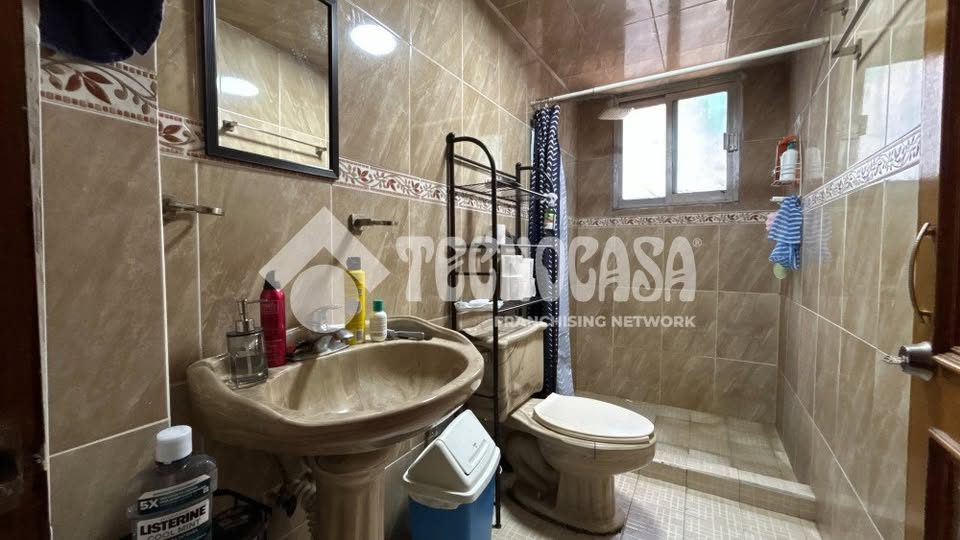8 habitaciones 4 baños Casa 3