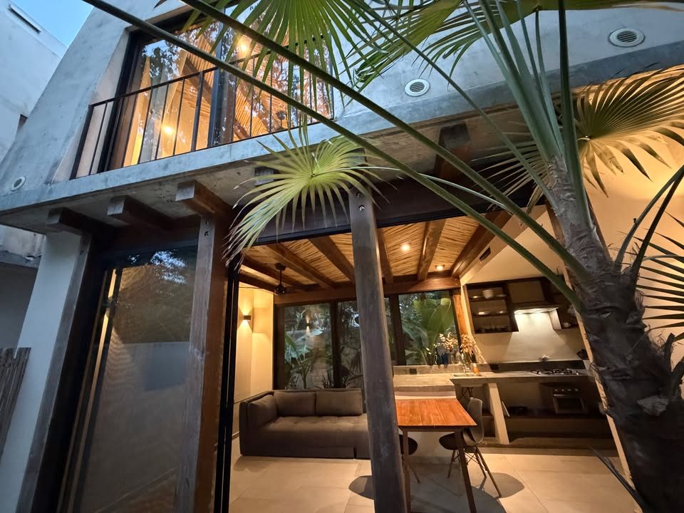 1 Bed 1.5 Baths Townhouse 2