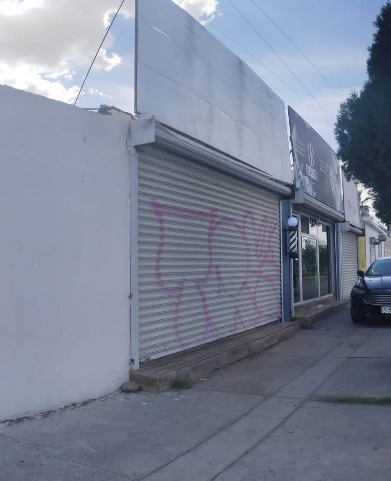 𝗟𝗢𝗖𝗔𝗟 𝗘𝗡 𝗥𝗘𝗡𝗧𝗔
📍Fracc. Rincones de San Andrés, sobre Av. de las industrias 2