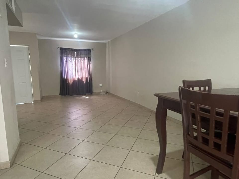 3 habitaciones 1.5 baños Casa 2