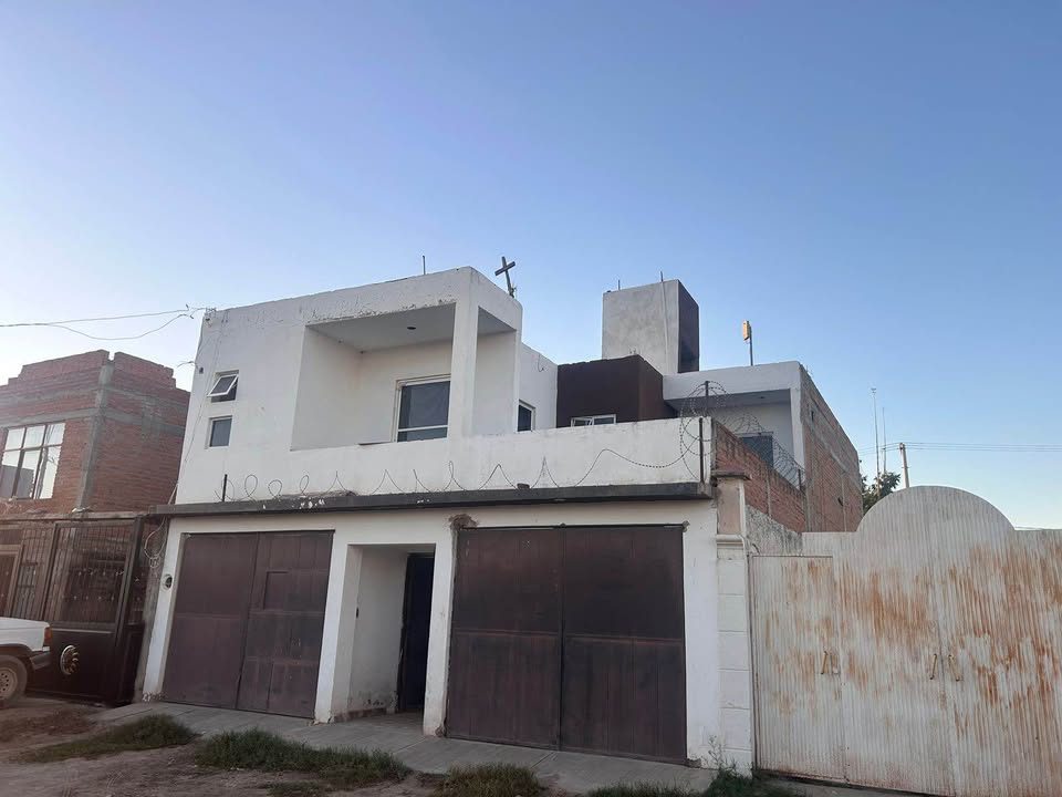4 habitaciones 2 baños - Casa 2