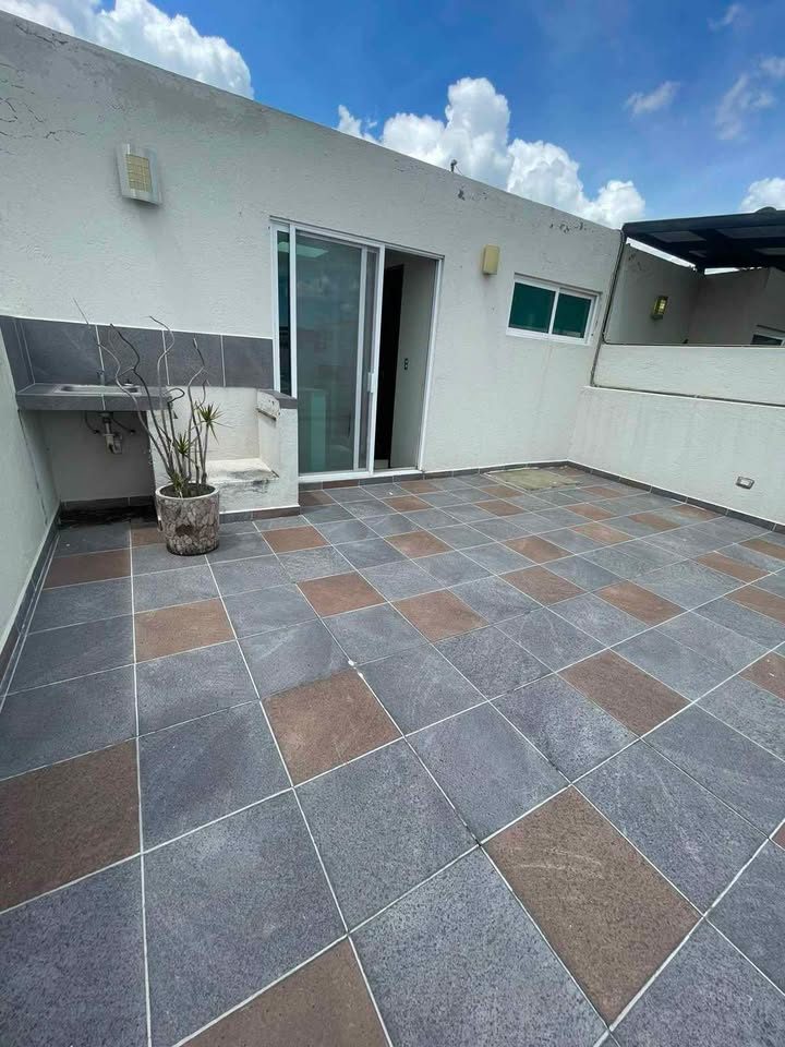 🏡 ¡CASA AMUEBLADA EN RENTA!
📍 Fracc. Arboledas del Pedregal, Puebla
📍 Excelente ubicación, cerca 3