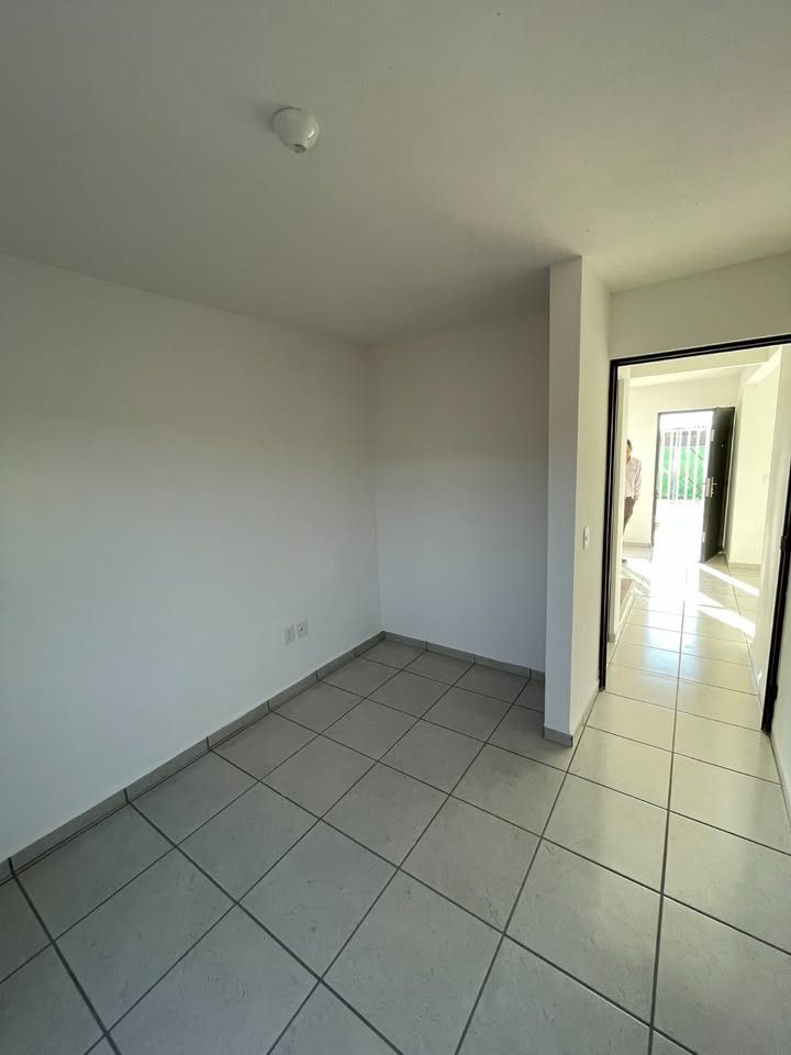 3 habitaciones 1.5 baños Casa 2