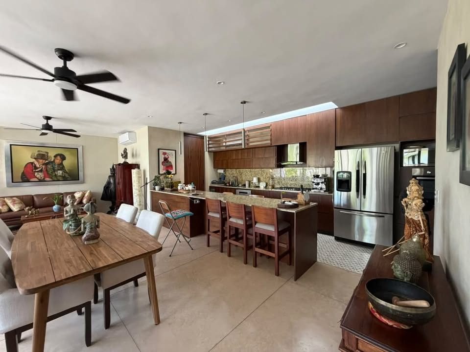 3 beds 4.5 baths House 2