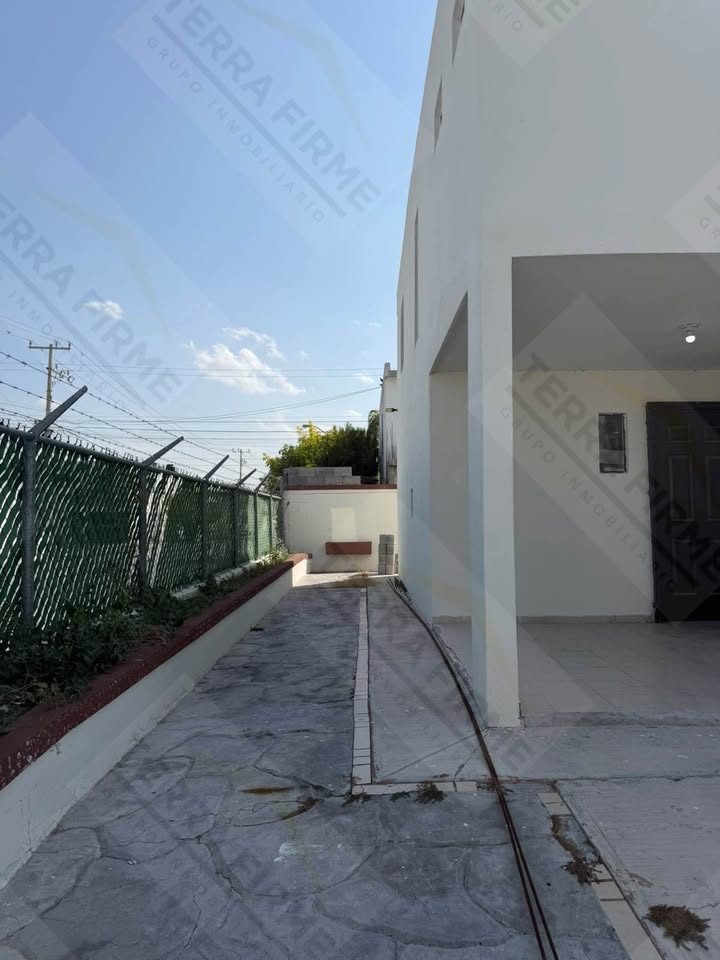 3 Beds 2.5 Baths - House 2