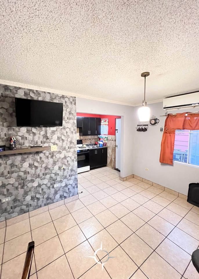 SE RENTA CASA EN LAGOS DEL SOL 3