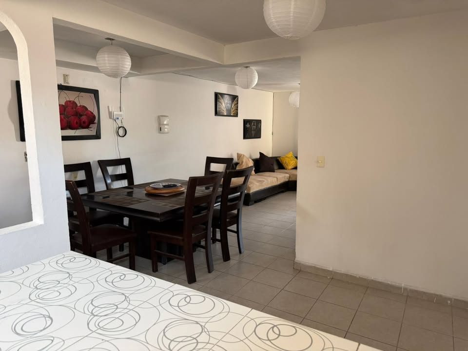 4 habitaciones 1.5 baños Casa 3