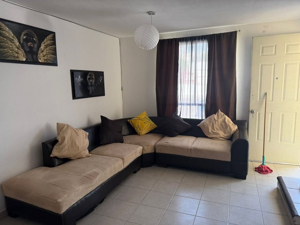 4 habitaciones 1.5 baños Casa 2