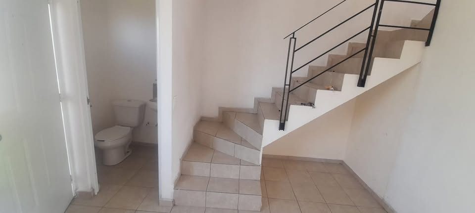 2 habitaciones 1.5 baños Casa 3