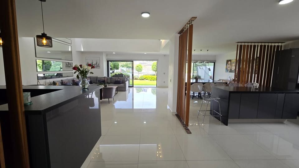 3 habitaciones 5 baños Casa 2