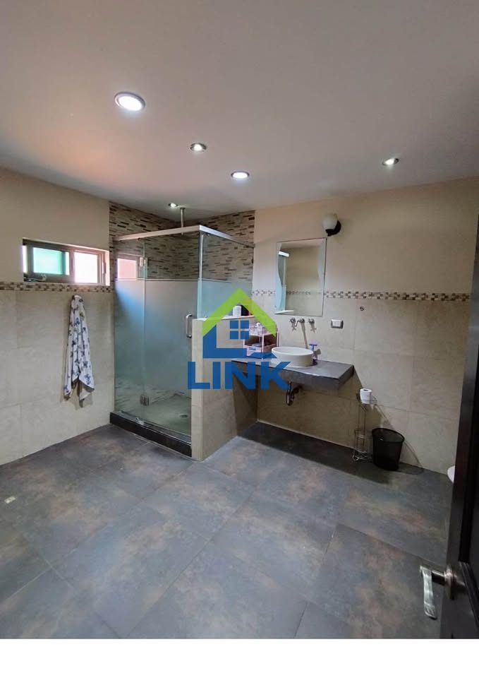 5 habitaciones 3,5 baños - Casa 2