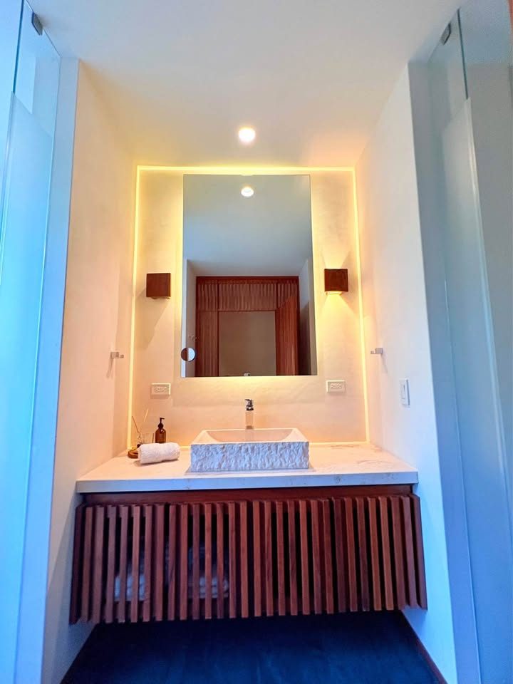 3 Beds 4.5 Baths - Apartment 2