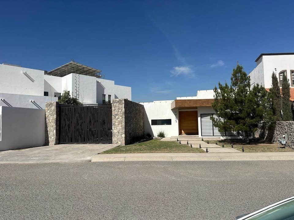 Casa en venta · 4 rec · 689 m² · Ciudad Juárez 2